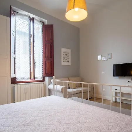 San Frediano Sweet Apartment *